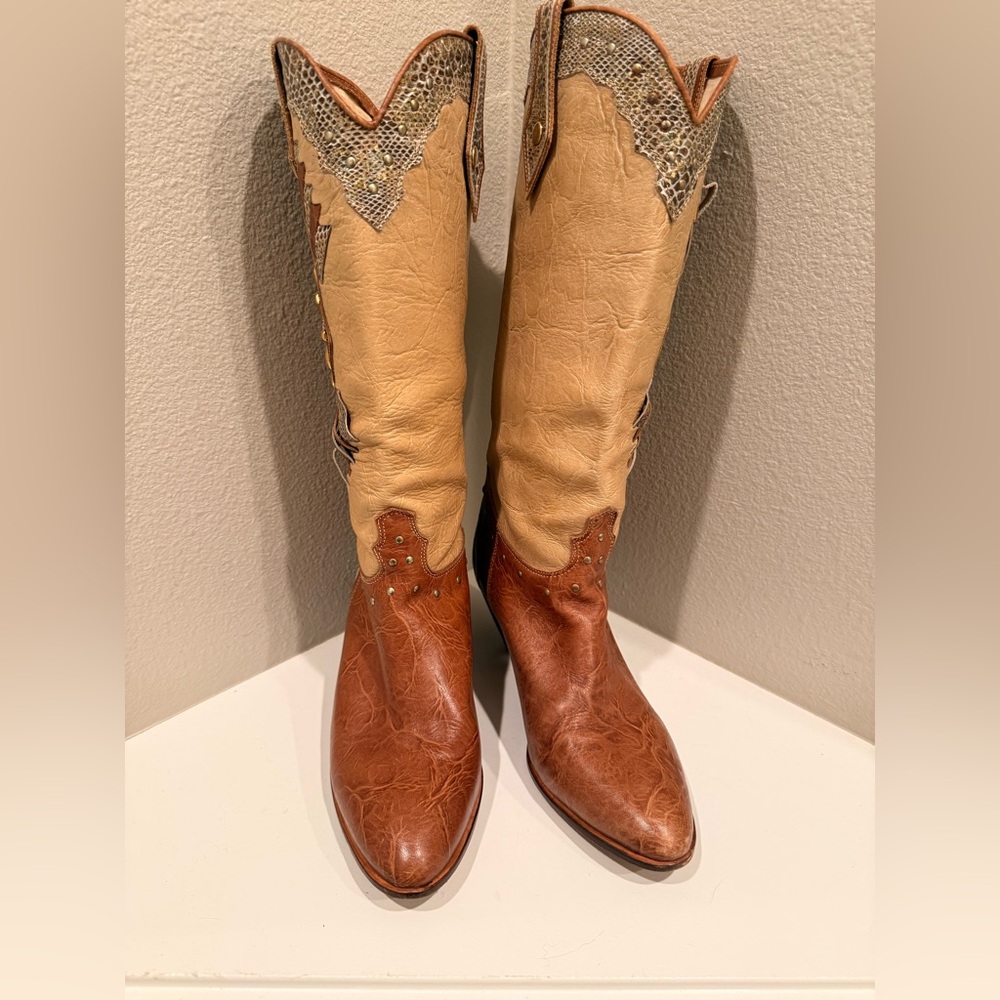 Buttero Italian Made Women's Heeled Boots - Picture 5 of 10